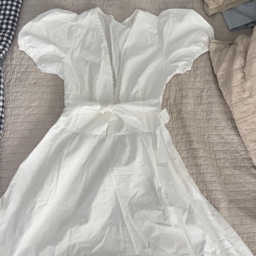 Elegant White Puff Sleeve Dress